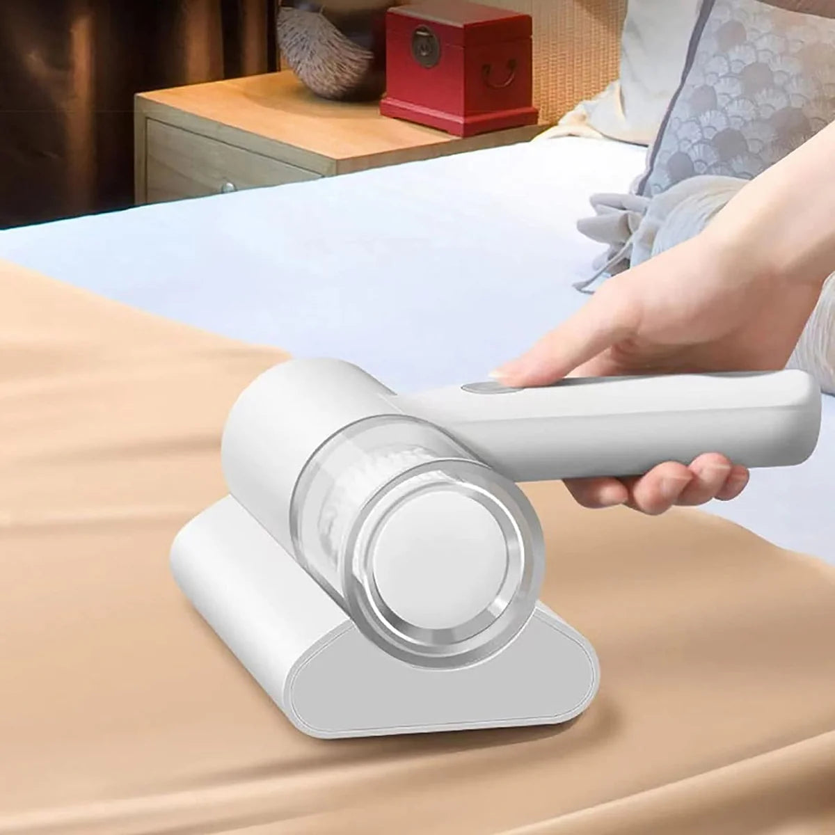 Using Anti-Mite Vacuum Cleaner on Mattress and Bedding